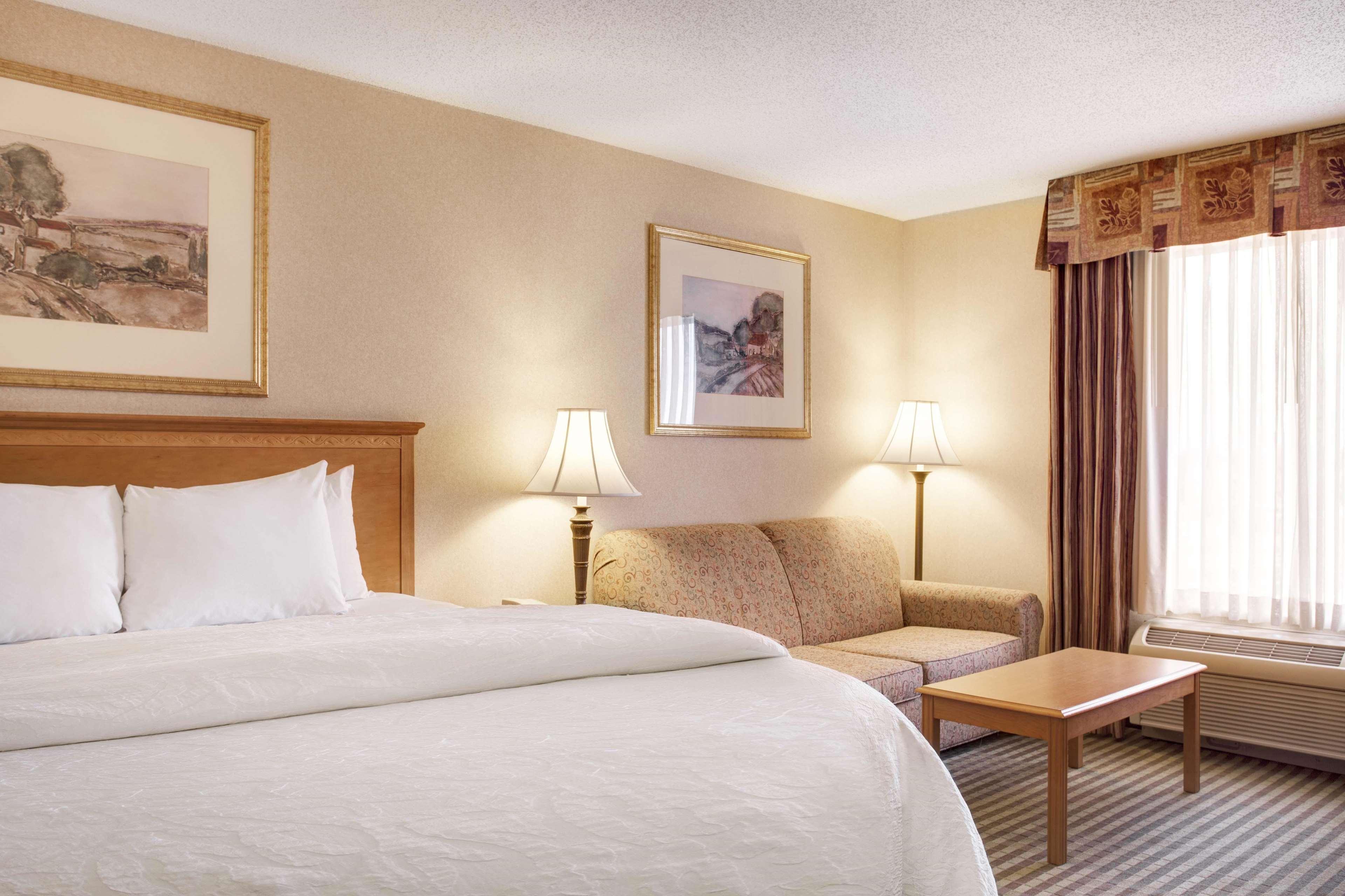 Hampton Inn & Suites Addison Exteriör bild