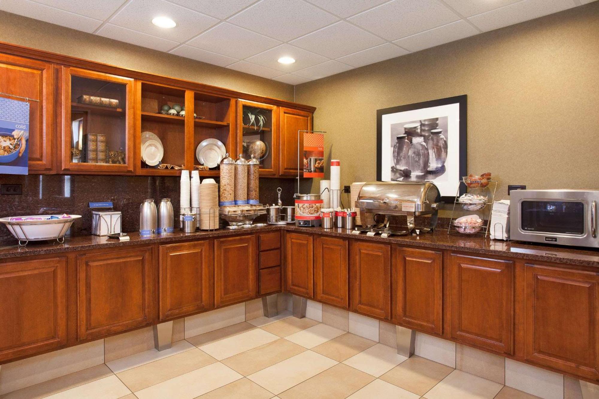 Hampton Inn & Suites Addison Exteriör bild